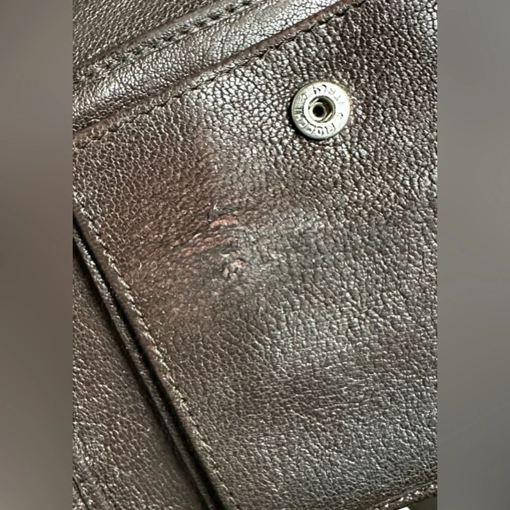 Bally RARE Switzerland Embossed Crest Leather Bifold Wallet – Dark Brown